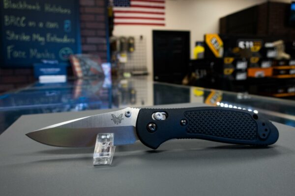 Benchmade 551-S30V Griptilian - Image 2